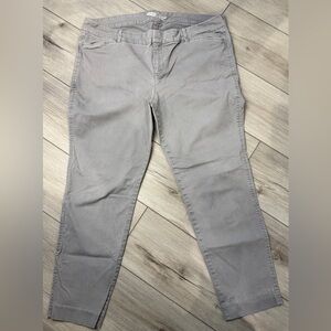 Old Navy Light Gray Pixie pants | Women size 14